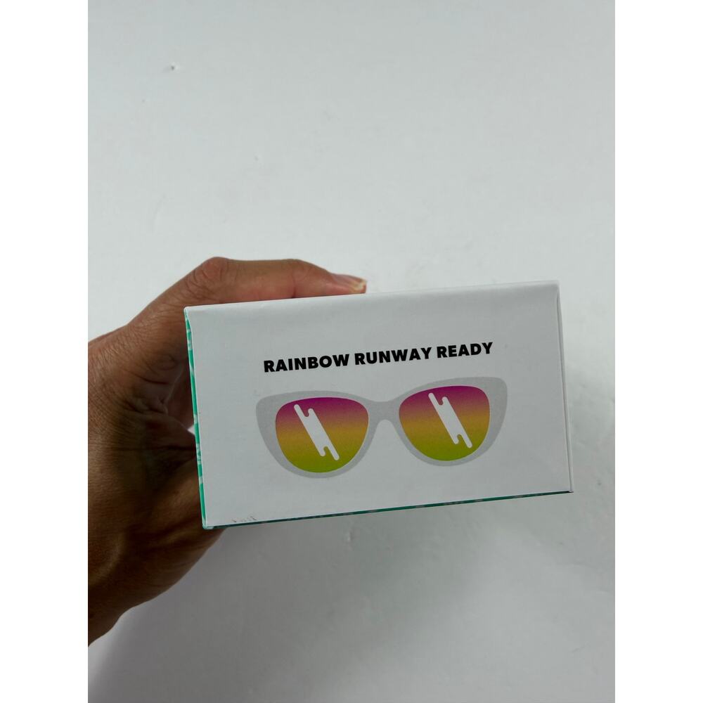 Goodr Rainbow Runway Ready Sunglasses White Pink Mirrored Lens w/ Box Pouch - Picture 5 of 5